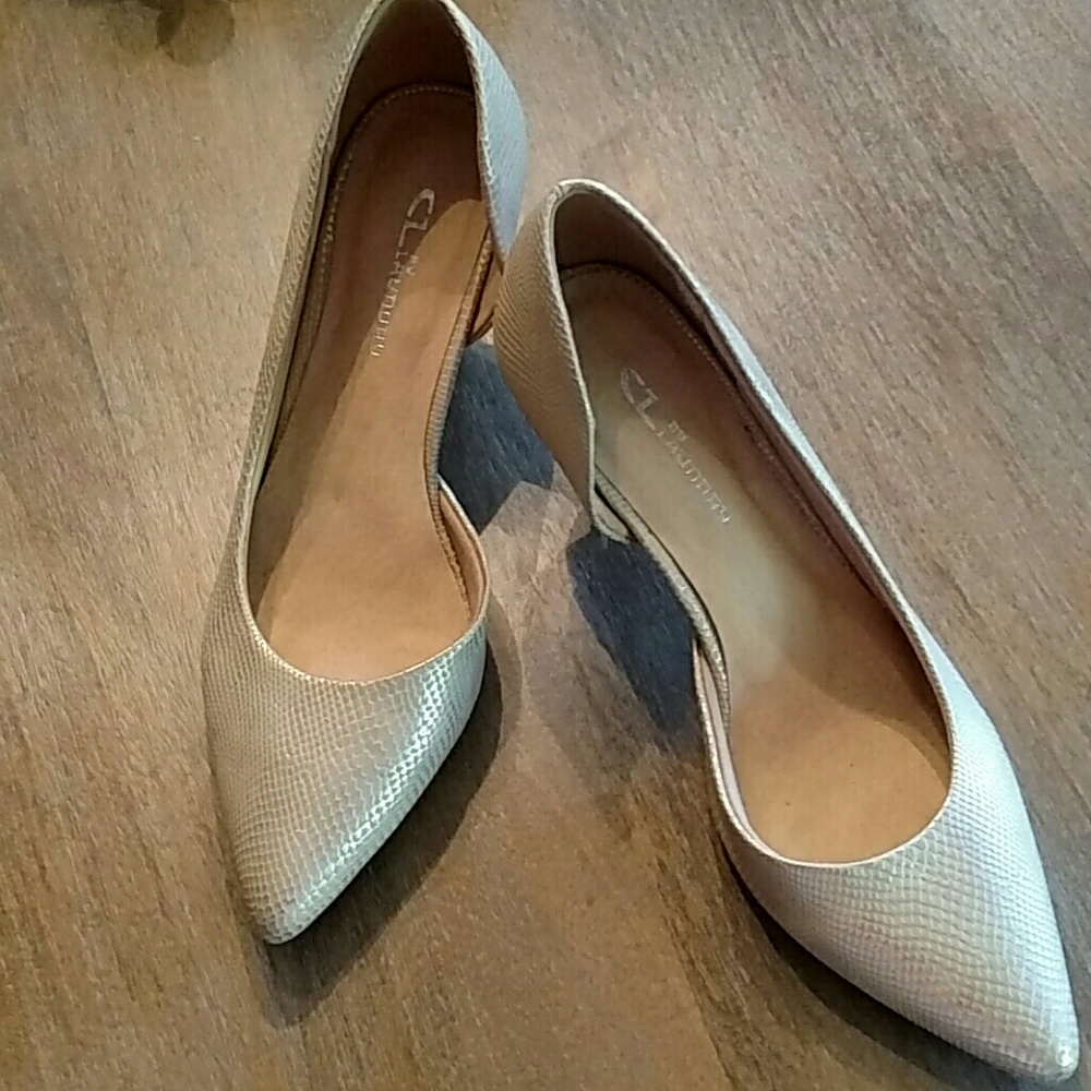 CL Laundry champagne evening pump